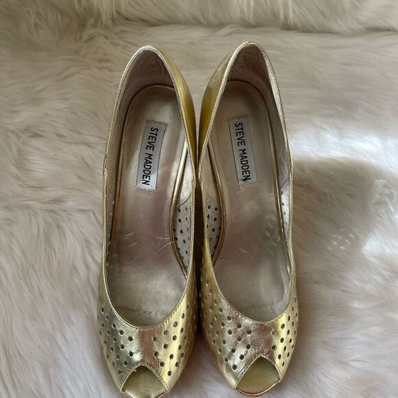 Steve Madden  Visible leather gold perforated slip on wedge peep toe heels SZ 8M - Picture 2 of 10